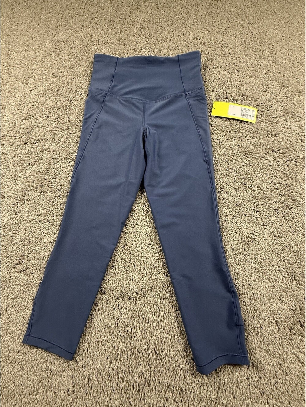 NWT All In Motion Leggings High Rise Capri Length Pockets Size XS Blue